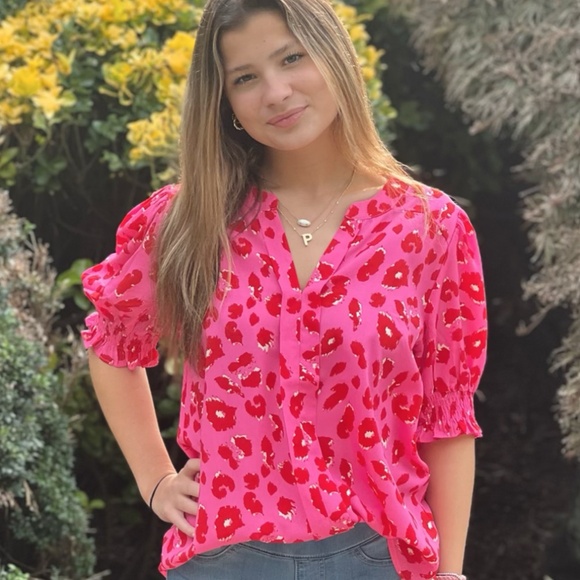 JODIFL Tops - Leopard Print V-Neck Top